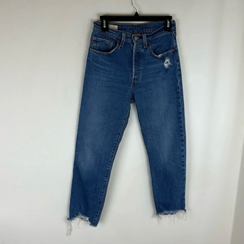 Levi’s 501 High Rise Distressed Crop Jeans Raw Hem Size 26